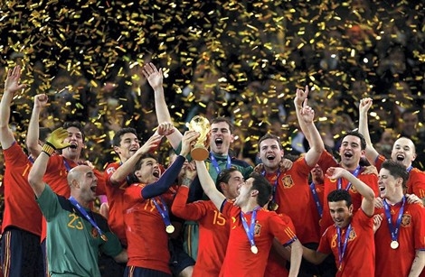 L`Espagne embrasse sa première coupe