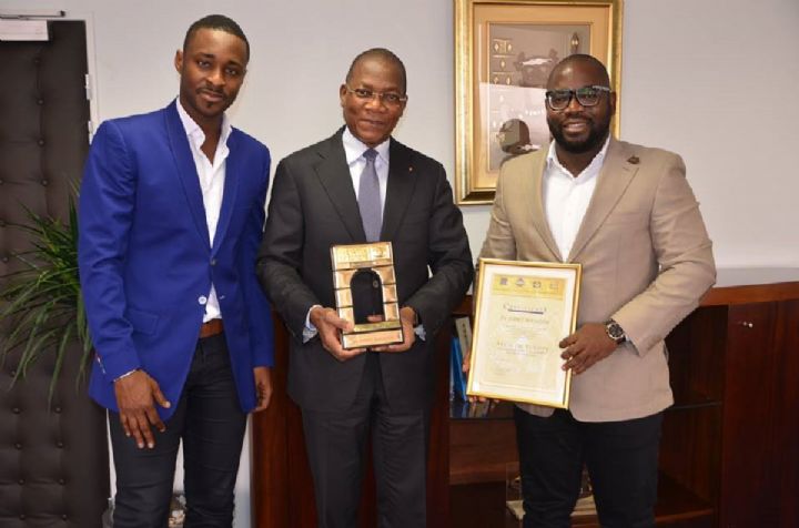 Primée en Allemagne : La direction du magazine Esprit félicitée par Bruno Koné