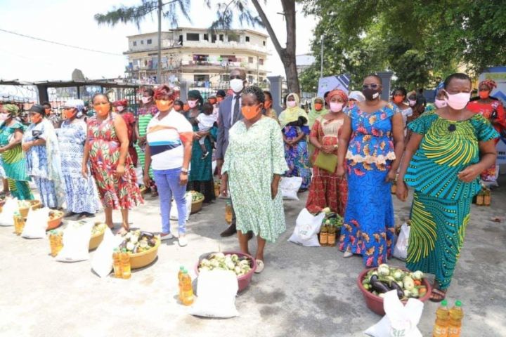 Initiative Paniers solidaires : Myss Belmonde Dogo soulage les femmes de Koumassi, Abatta village, Bingerville et Port Bouet