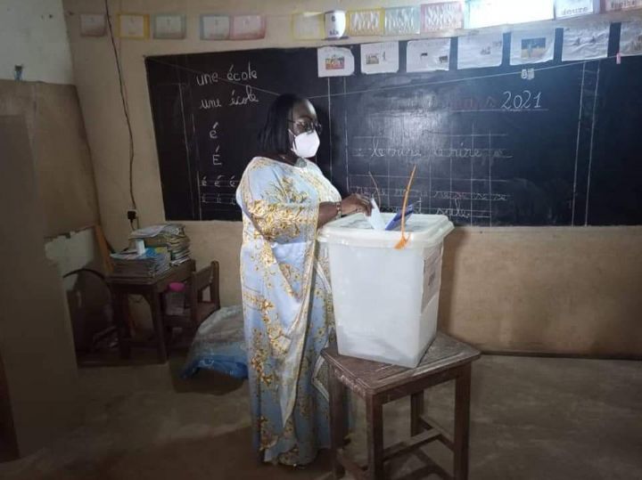 Toulepleu/Groupe scolaire 1 – 3 : La Candidate Anne Désirée Ouloto a accompli son devoir civique