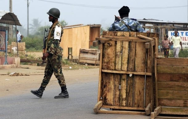 Côte d`Ivoire: les forces pro-Gbagbo vont fouiller les véhicules de l`ONU