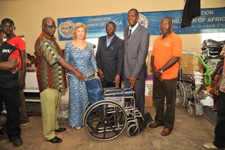 Niofoin : Dominique Ouattara équipe le collège municipal