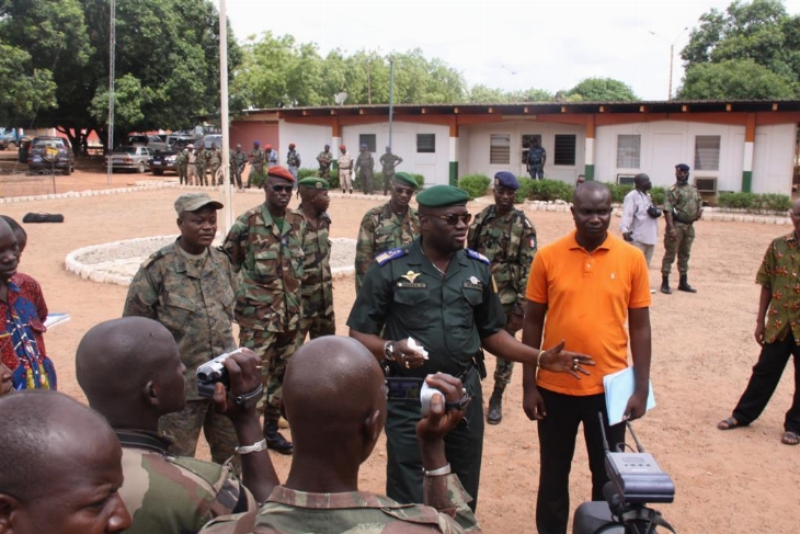Encasernement, désarmement, réinsertion, … : L`Etat va s`endetter auprès des FN