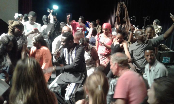 Show époustouflant de M’Bouillé Koité en lever de rideau sur les spectacles du Femua 2018