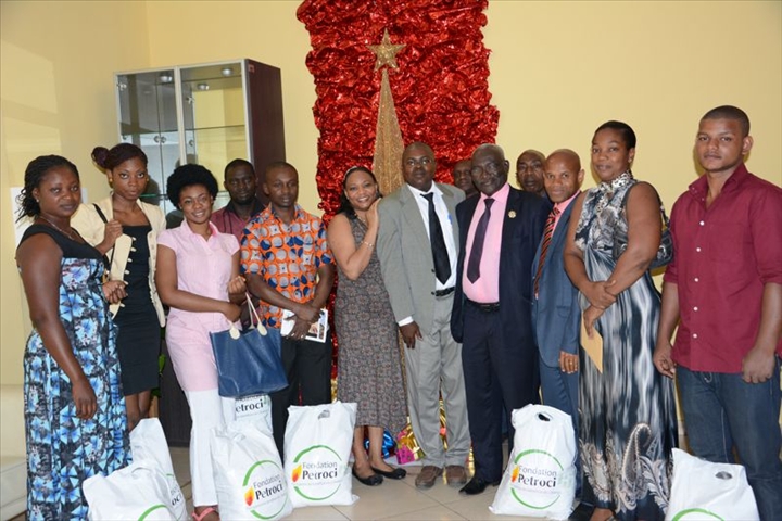 Pour les aider à passer une bonne fête de fin d’année, la Fondation PETROCI donne le sourire à des enfants défavorisés