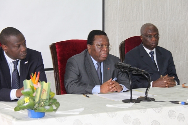 Elections partielles du 21 Juillet : La CEI remet des affiches aux candidats