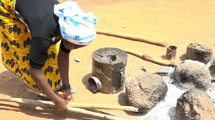Environnement: Des foyers améliorés réduisent la consommation de bois