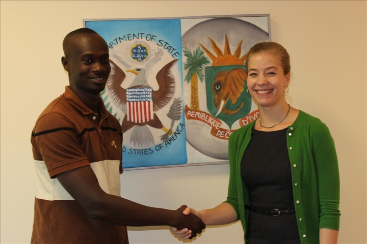 Coopération ivoiro-américaine: Attribution de la bourse Fulbright à M. Aka Hippolyte Assoumou