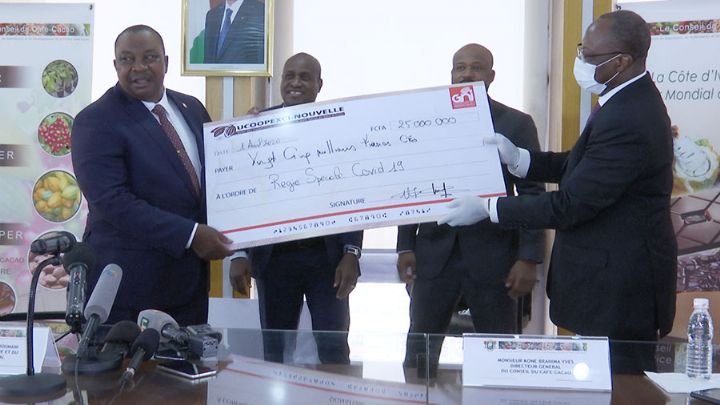 Lutte contre la propagation du COVID-19 : les exportateurs nationaux de cacao offrent 25 millions FCFA au gouvernement ivoirien