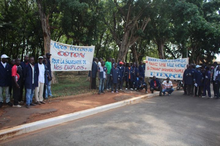 Des travailleurs demandent au Président Ouattara de sauver l’UTEXI Dimbokro