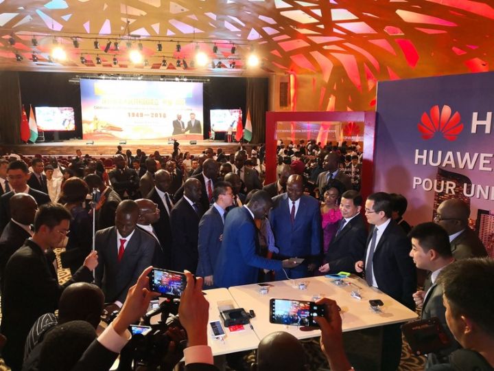 Célébration de l’an 69 de la Chine : Le Vice-président participe à une exposition de l’expertise chinoise