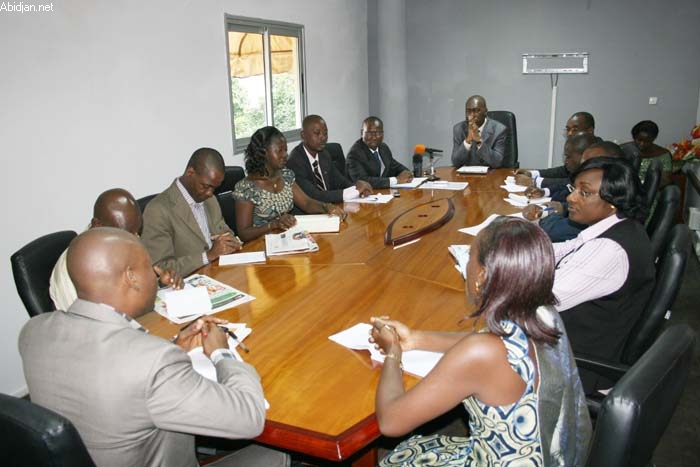 HACA / Traitement de l’information dans les prochaines échéances électorales ivoiriennes : Les instructions  de Sy Savané aux directeurs des radios de proximité