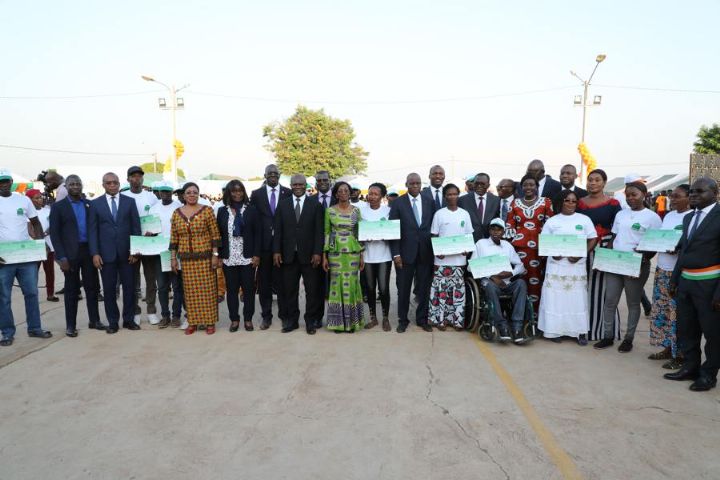 Visite d’Etat dans le Hambol/Entrepreneuriat jeunes: 500 jeunes entrepreneurs reçoivent leurs chèques