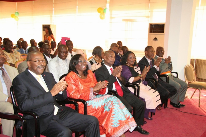 Société des Palaces de Cocody : Mme Diarrassouba Maférima apporte la joie aux retraités et aux enfants des agents de la SPDC