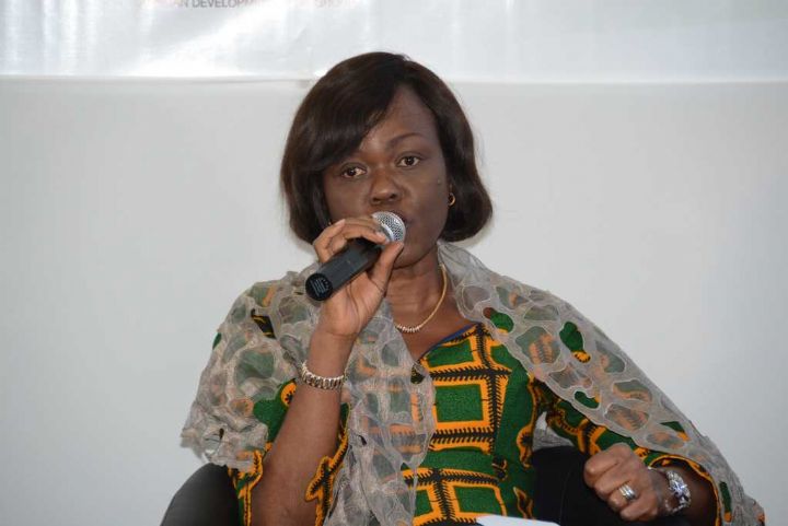 Les technologies de l’information et de la communication et l’éducation dans les zones et les régions confrontées à des crises et conflits : Mme Kaba Nialé a exposé sur le cas de la Côte d’Ivoire