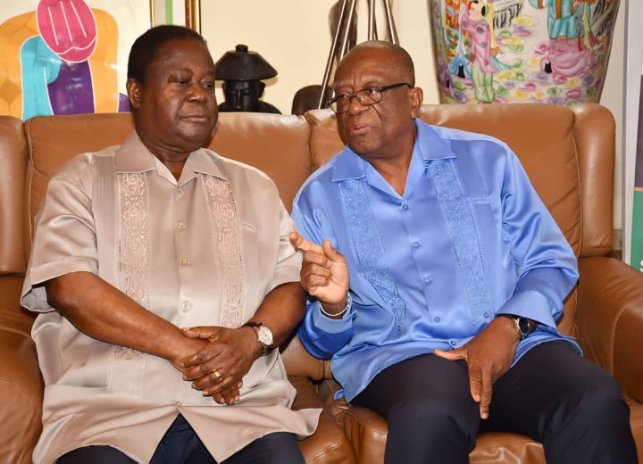 Georges EZALEY présente ses vœux à Bédié : Le vice-président du Pdci, GEORGES PHILIPPE EZALEY, a souhaité la bonne année au président Bédié.