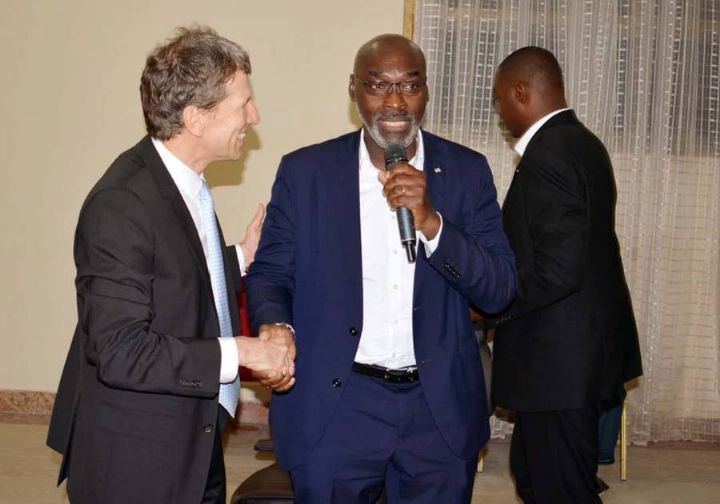 Conférence publique à l’hôtel communal de Cocody : La recette révolutionnaire du Dr Philippe Brunner contre les lombalgies et le Zona