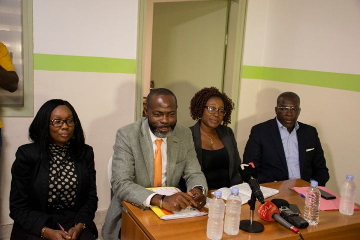 Opération de démantèlement de panneaux publicitaires dans le District d’Abidjan : l’avocate des Afficheurs dénonce 