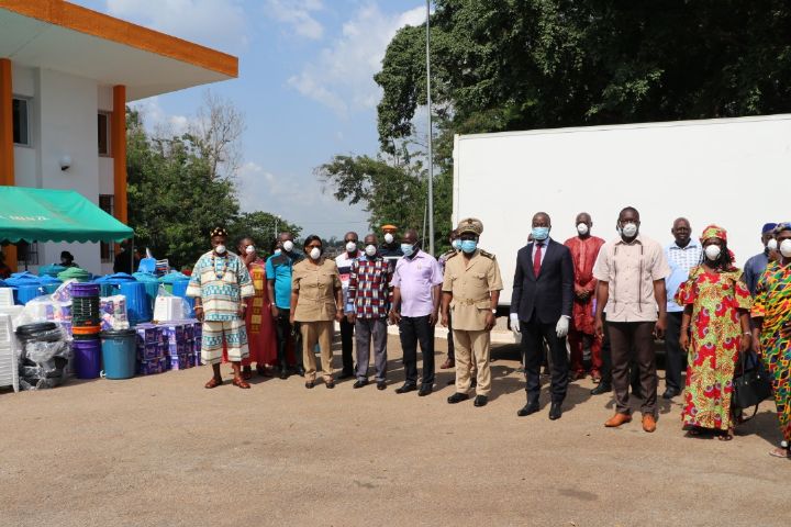 Lutte contre le Coronavirus : Amadou Gon fait don d’un important lot de matériels aux populations de Dimbokro