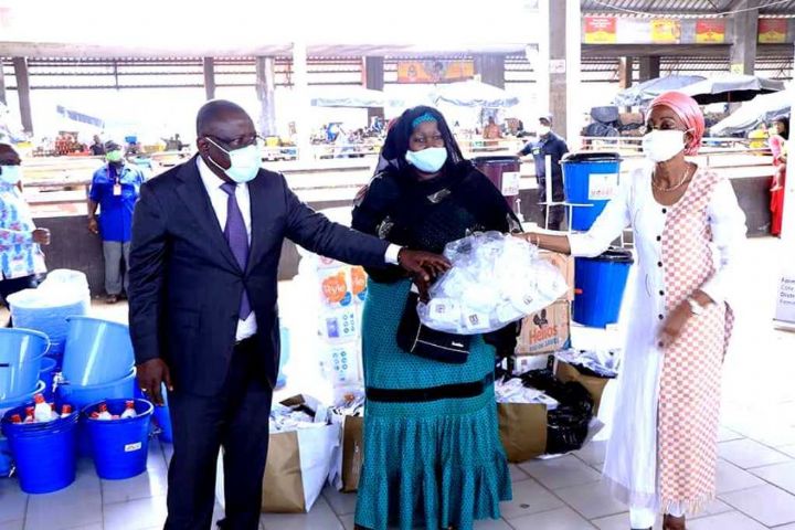 Coronavirus : La ministre Bakayoko-Ly Ramata invite les femmes de Koumassi à appliquer les mesures préventives