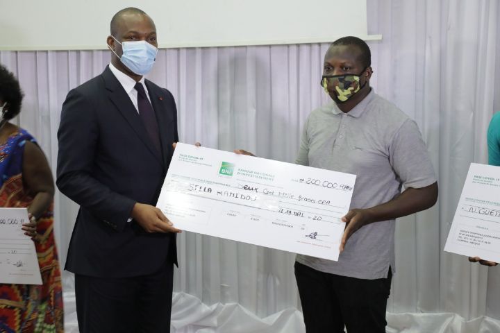 Impact de la Covid-19 sur le secteur informel 1250 acteurs reçoivent 300 millions F CFA