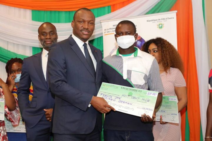 Lutte contre le chômage des jeunes à Bingerville : plus de 100 millions de fcfa mobilisés pour 210 jeunes porteurs de projets