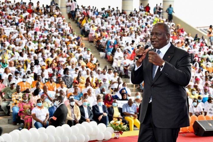 L’hommage du Premier ministre Hamed Bakayoko aux commerçants : “Je suis le fils d’une commerçante, Mayama Bakayoko,  qui vendait au marché d’Adjamé”