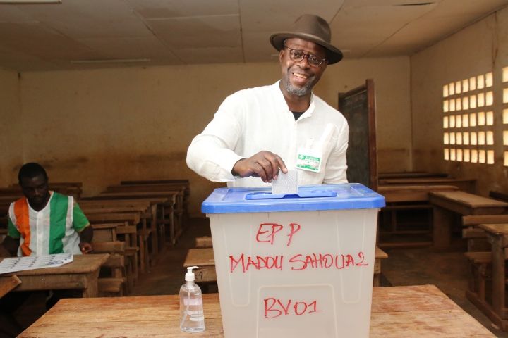 Scrutin électoral: Alain Donwahi et son épouse ont voté à Soubré