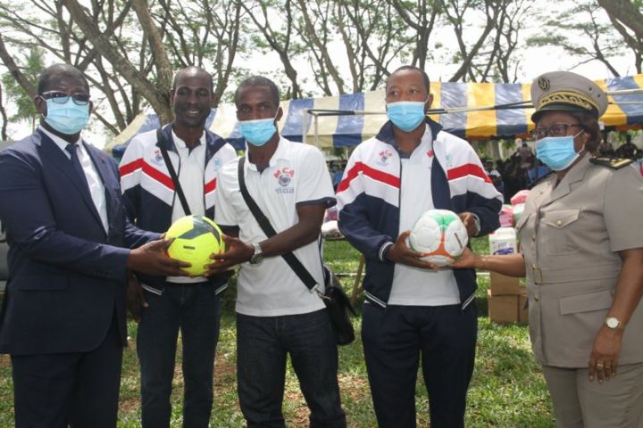 Mairie d’Adiaké: Hien Sié fait des dons de 16 millions aux populations