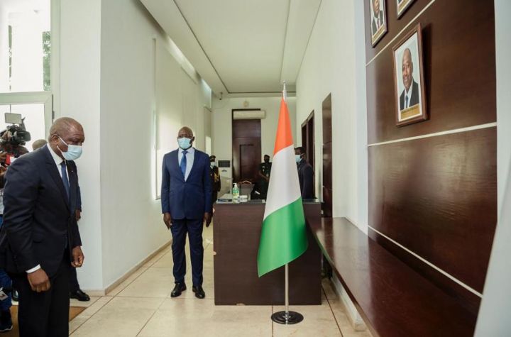 Hommage : la photo de feu le Premier Ministre Amadou Gon Coulibaly posée dans la galerie de la Primature