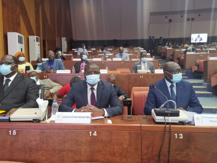 Budget 2021 : Plus de deux milliards pour la politique de service civique en Côte d’Ivoire