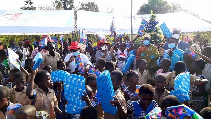 Toumodi:  un arbre de Noël inédit et spécial offert aux enfants de Kouamébonouo