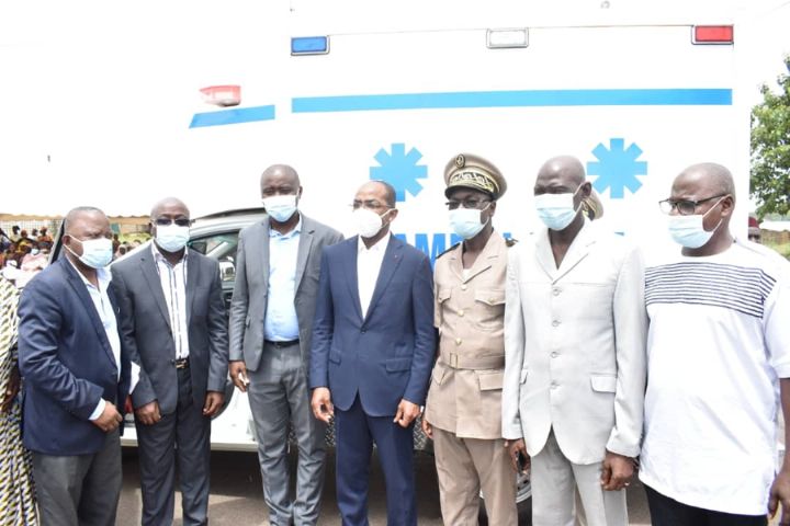 Région des Grands Ponts: remise d’ambulances médicalisées à Jacqueville et Grand Lahou
