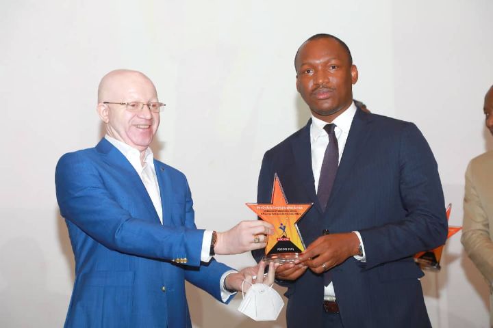 8ème édition des AS de la Communication et du Marketing (ASCOM): l’OR revient au Ministre Mamadou Touré