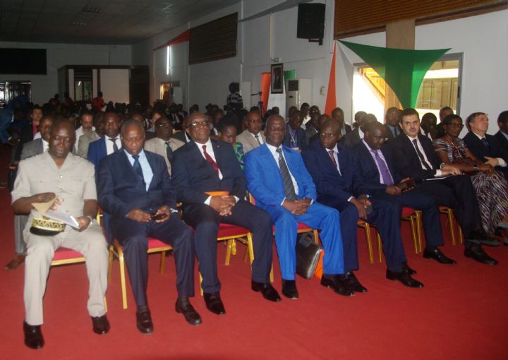 Atelier d’Élaboration de l’Agenda 21 Local, de Renforcement des Capacités et d’Orientation du Projet Bassam Ville Durable Modèle (BVDM) : le discours du maire Ezaley