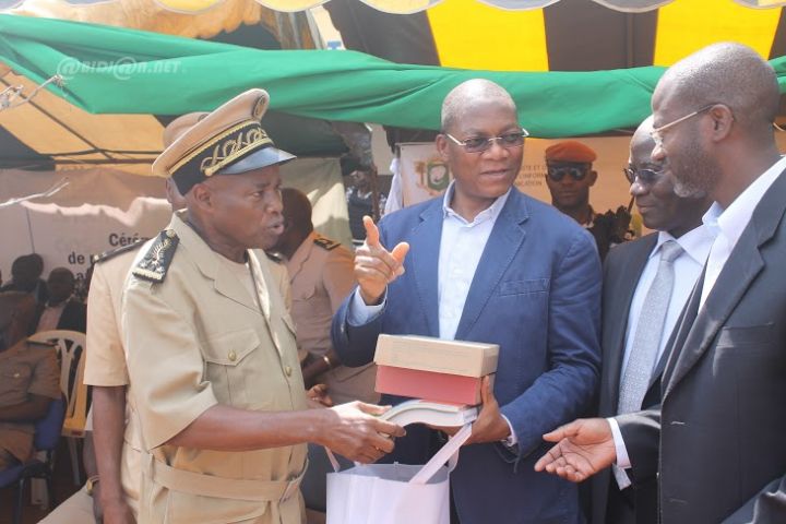 Projet CDMA - La région du Tchologo connectée avec la remise de Kits de Communication à 28 bureaux de l’Administration Publiques