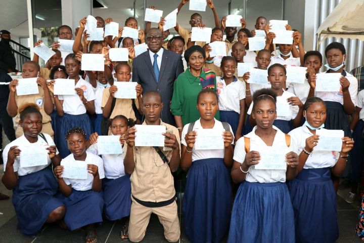 Treichville/Education: Plus de 100 millions de prise en charge scolaires offert par le Conseil Municipal