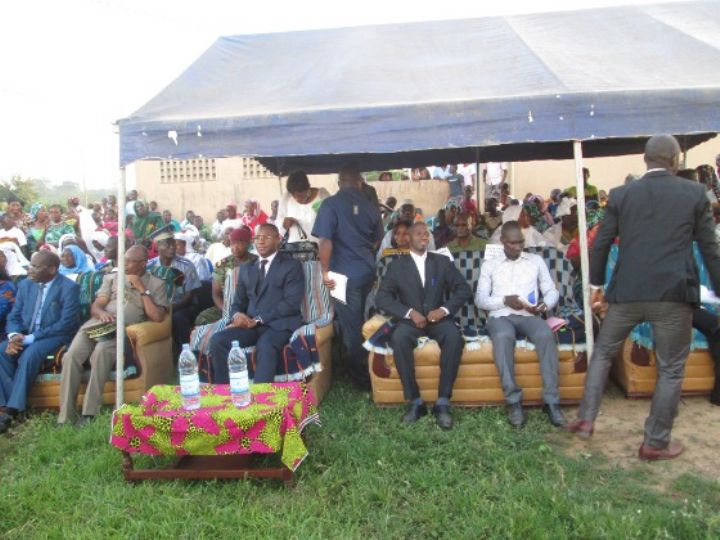 Sidi Touré offre une ambulance au centre de santé de Marabadiassa