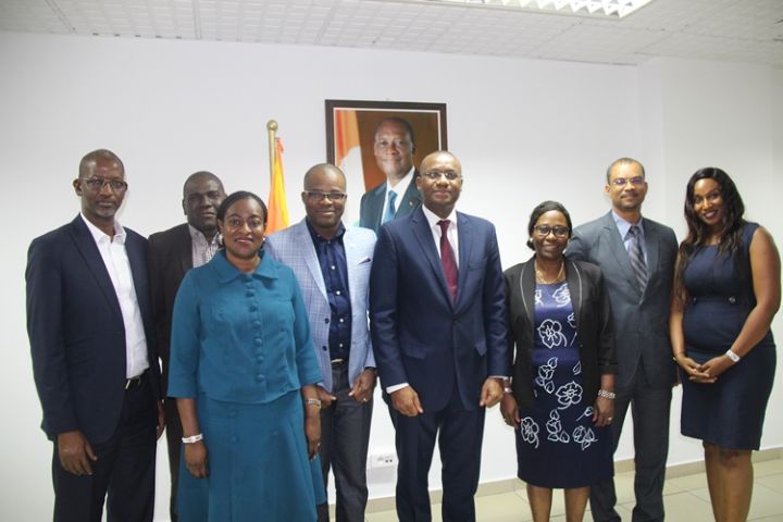 Le Réseau Ivoirien des Gestionnaires des Ressources Humaines (RIGRH) présente les Journées Nationales des Ressources Humaines (JNRH) au Ministre Sidi Touré