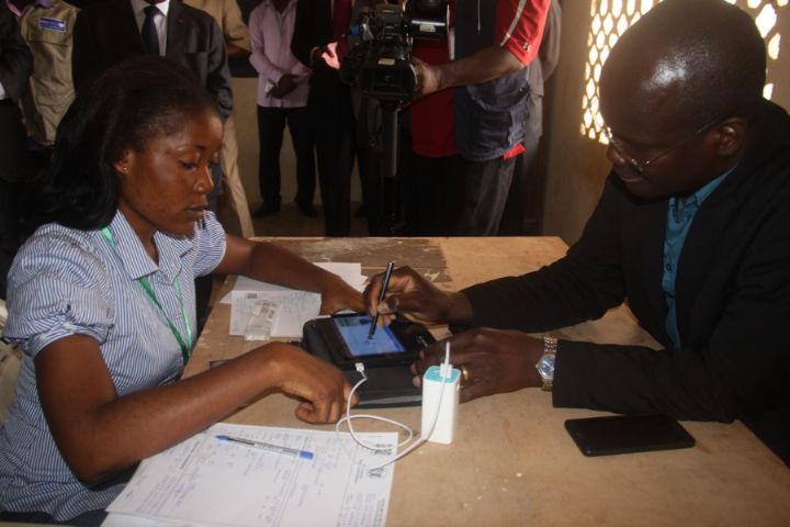 Présidentielle ivoirienne: 8,7 millions d’électeurs attendus en 2015 contre 5,7 millions en 2010