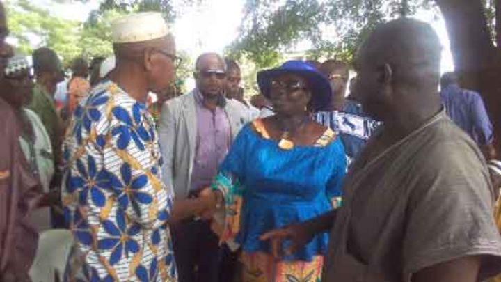 Yamoussoukro/ Candidate déclarée aux élections municipales 2018 : Après les villages, Houphouët Fêtê Rebecca à la rencontre de ses parents des quartiers de la ville