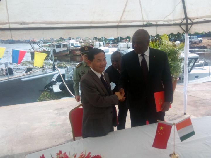 Coopération Côte d’Ivoire-Chine/ La  chine offre du matériel militaire à la marine, Hamed Bakayoko:  » Les enjeux de la mer, majeurs pour notre pays »