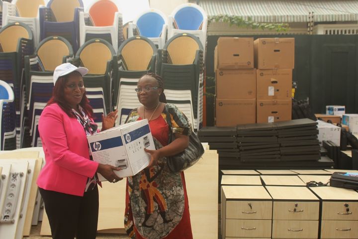 Protection et défense des droits de l’homme: La CNDHCI dote ses 31 commissions régionales d’équipement de bureau