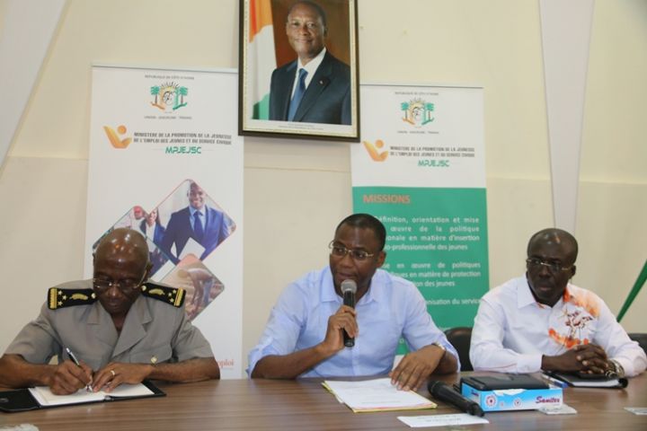 « LES RENDEZ-VOUS AVEC LES JEUNES » : la jeunesse de Daoukro en communion avec « son » ministre