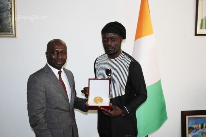 Meiway, le roi du Zoblazo fait citoyen d’honneur de la ville de Grand-Bassam