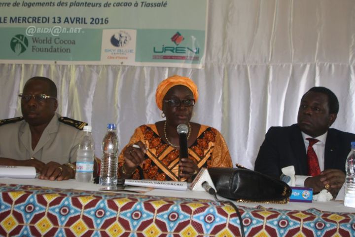 Tiassalé: Un projet de construction de logements pour les producteurs de cacao lancé