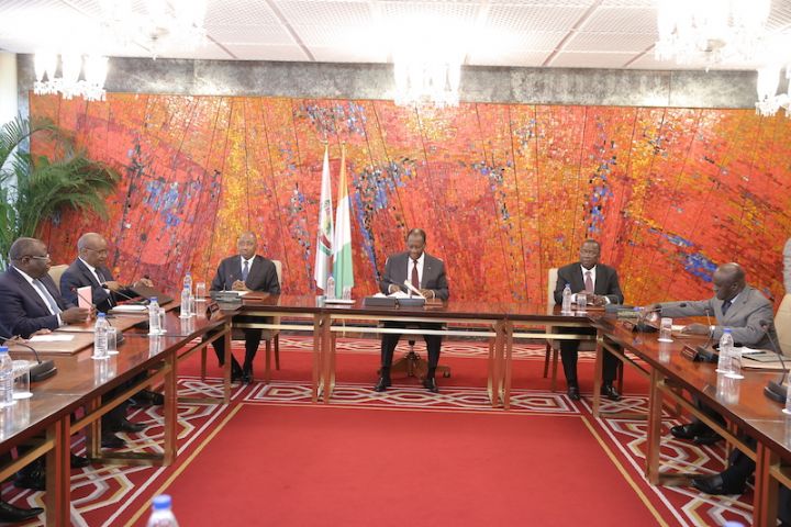 Côte d’Ivoire: Ouattara nomme un groupe d’experts pour une nouvelle Constitution