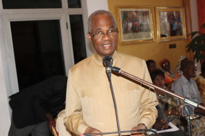 Nr 4305 enreg sous DON de sucre Cocody  / Communautés musulmanes de Cocody : Le maire N’goan offre 7 tonnes de sucre