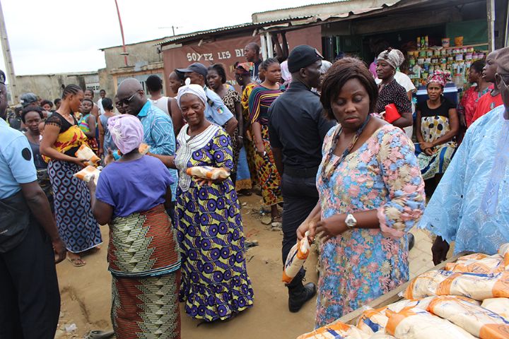 Quartiers sociaux et marchés de Cocody : Le maire N’goan offre 5 tonnes de sucre