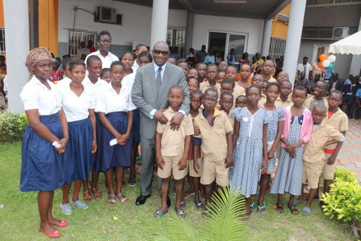 Soutien à l’éducation/ Cérémonie de prises en charge scolaire Amichia offre 100 millions FCFA à 2000 élèves et étudiants